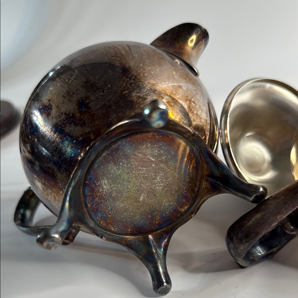 Vintage Sugar and Creamer set, I believe is Silver Plated - Picture 5 of 16